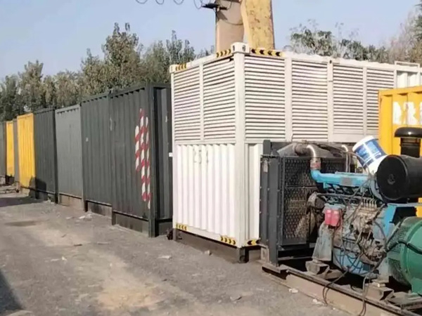 赤峰200KW柴油发电机机组每小时油耗是多少？